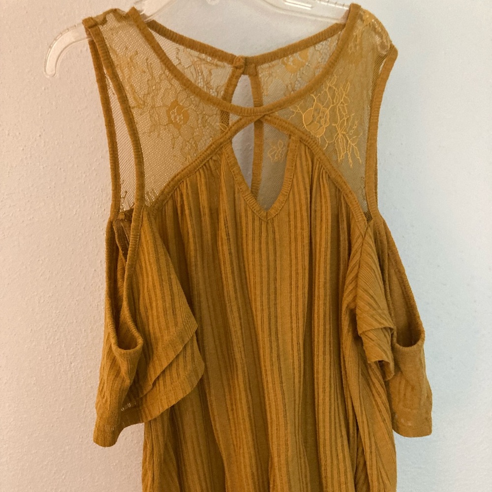 (14 girl) yellow top